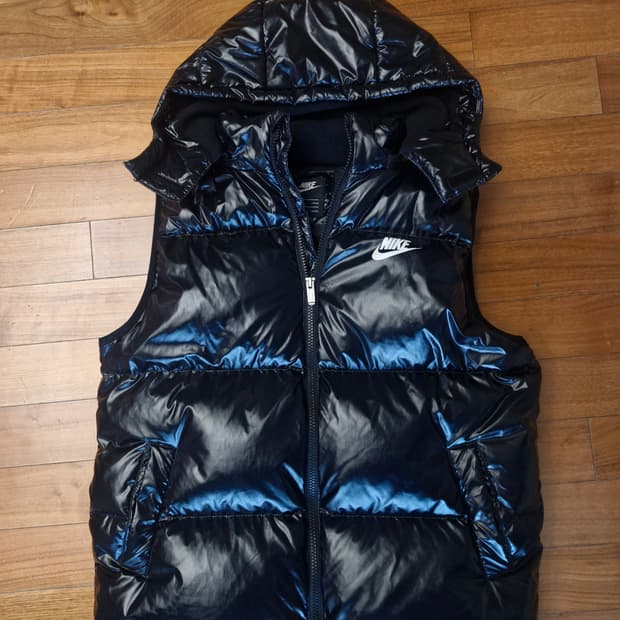 Nike 샤이닝 덕다운 유광 조끼패딩