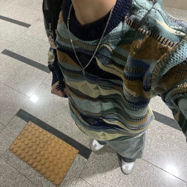 플레이보이 케이블 라운드 니트