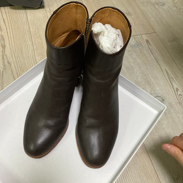앤아더스토리즈 갈색 부츠