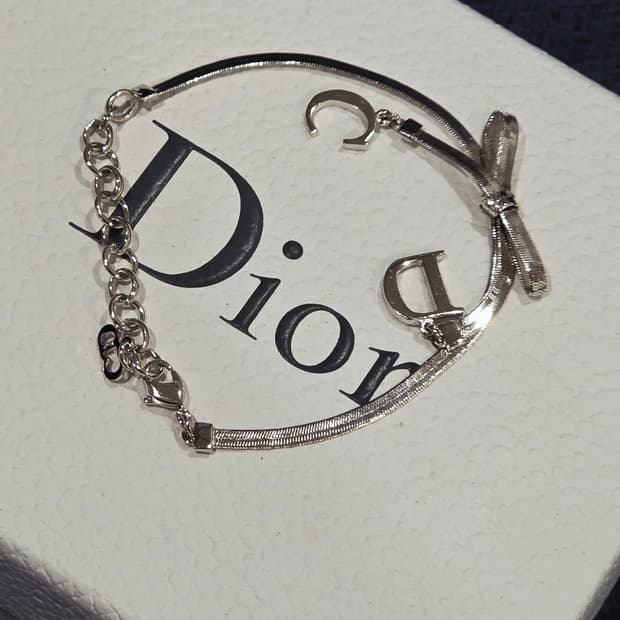 디올 dior 은장 CD 로고 리본 팔찌