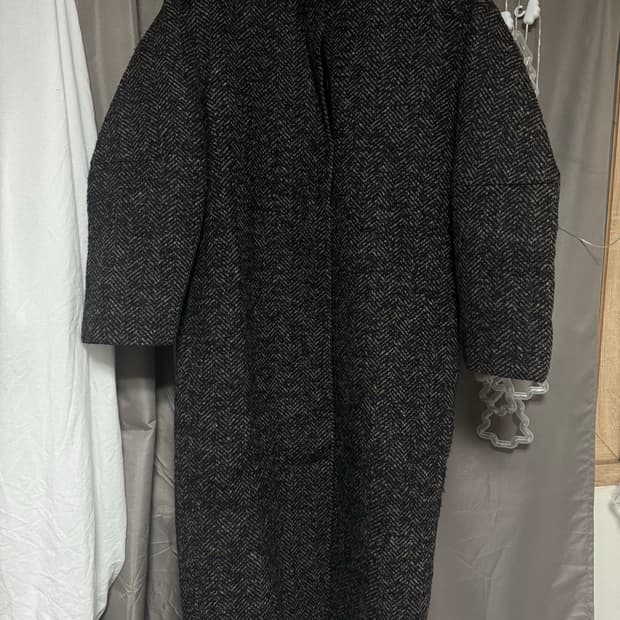 COS 헤링본 코트 판매