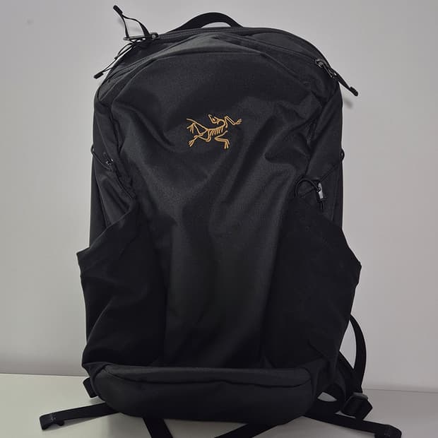  아크테릭스 맨티스 16L 경량 백팩 SS26 블랙