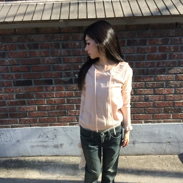 pink collar knit top