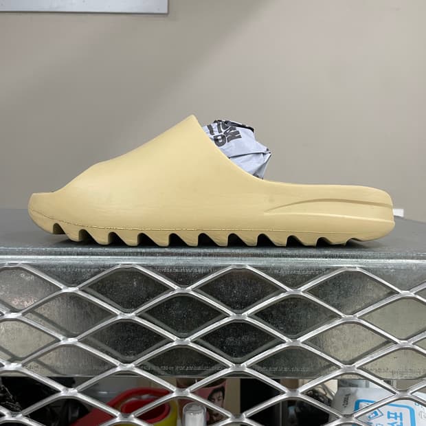 아디다스 이지 슬라이드 데저트 샌드 us12 (gr-4225)