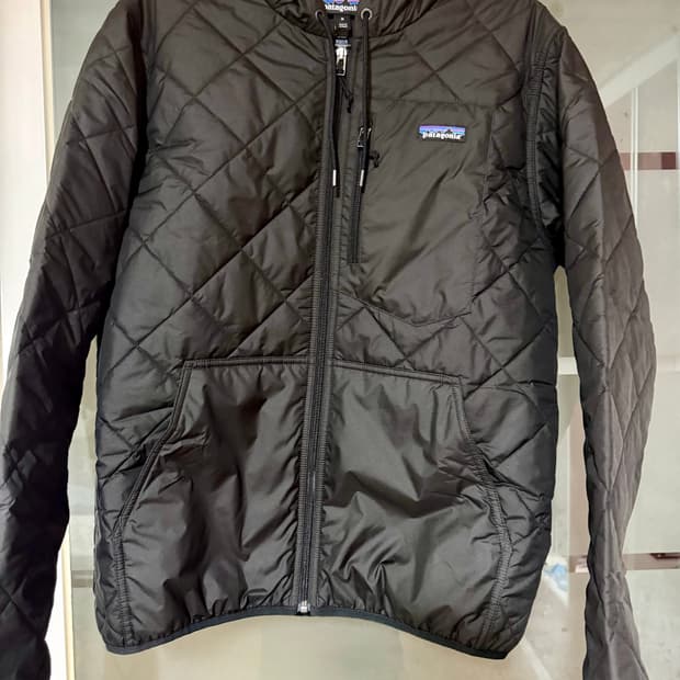 파타고니아 맨즈 다이아몬드 퀼티드 봄버 블랙 M사이즈 (새상품급)