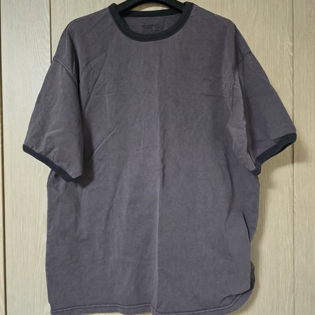 어나더오피스 반팔티 