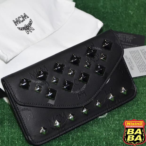 MCM Honshu Tantris 벨트 포켓 지갑(스터드)