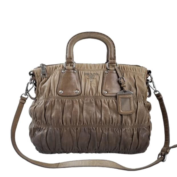 정품 프라다 고프레 나파가죽 옴브레 사첼백