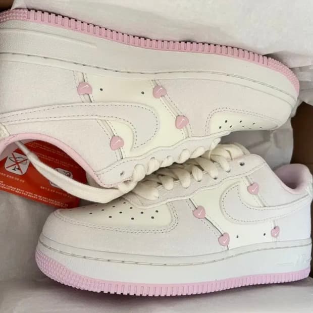 W 나이키 에어포스 1 로우 밸런타인데이 세일 핑크 폼 2025 발렌타인