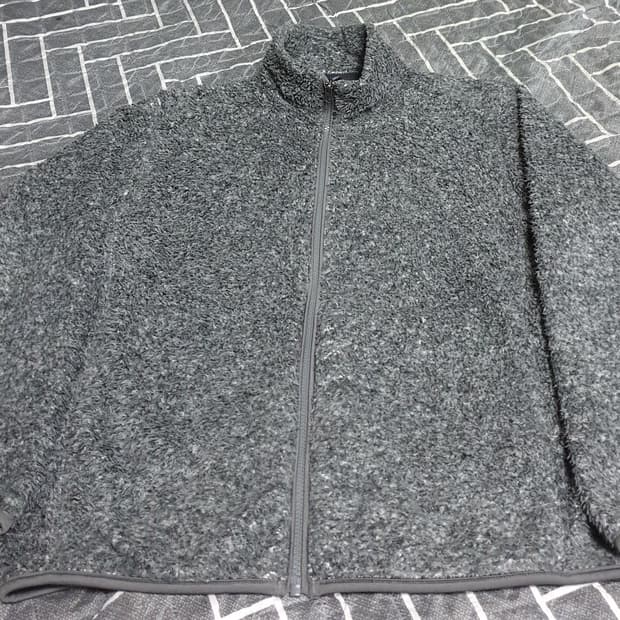 유니클로 퍼 브러쉬드 후리스 짚업 자켓 (L)