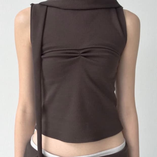 caro chia 브라운 탑 s