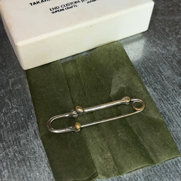 솔로이스트 safety pin brooch