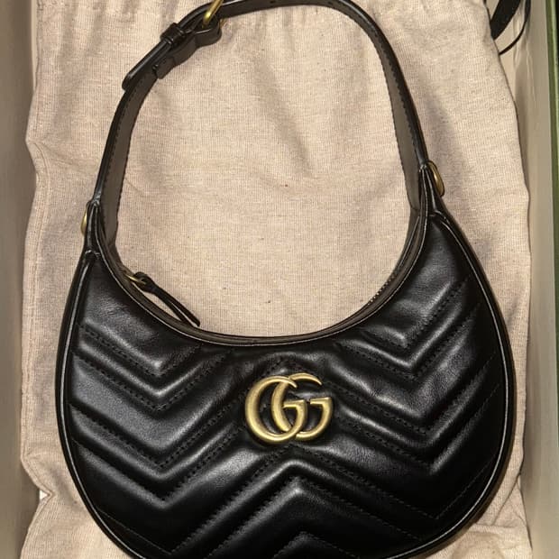 구찌 마몽 하프문 백