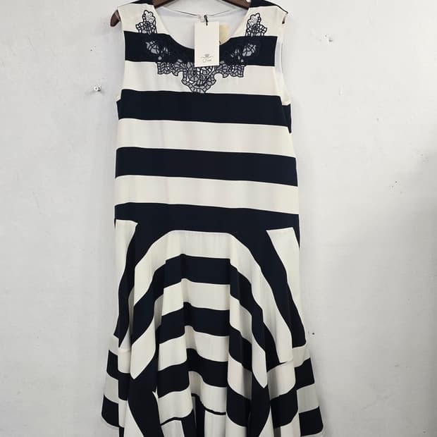 (새상품)오즈세컨(O'2nd)단가라 비대칭 민소매 원피스(66)