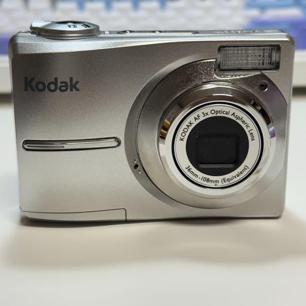 준 민트급!!) 코닥 이지쉐어 c713 디지털 카메라 카리나 카메라