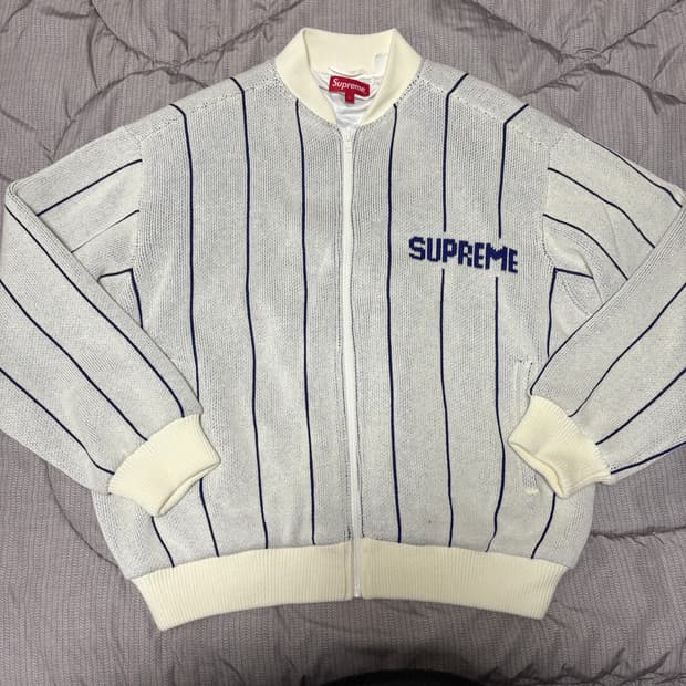 슈프림 핀스트라이프 바시티 L