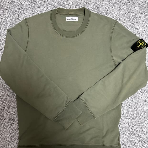 [택포/L] 20ss 스톤아일랜드 맨투맨 카키