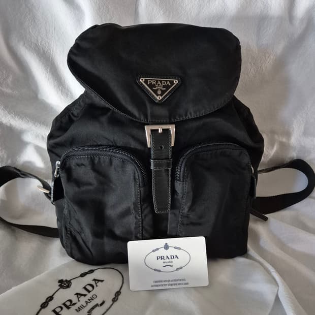 프라다 백팩 스몰 (정품인증)
