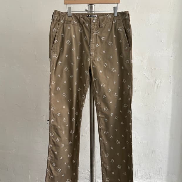 Bape 베이프 베이지 스타 자수 치노 팬츠
