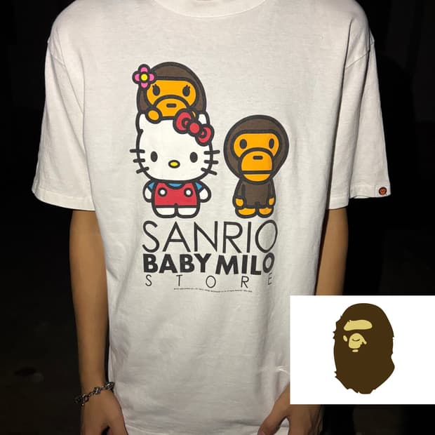 베이프 × 산리오 베이비마일로 헬로키티 반팔 티셔츠