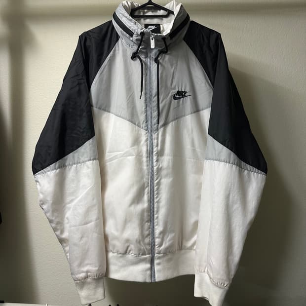 나이키 빅로고 범고래 바람막이 