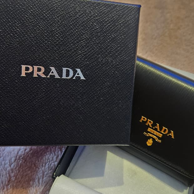 (새상품) 프라다 지갑
