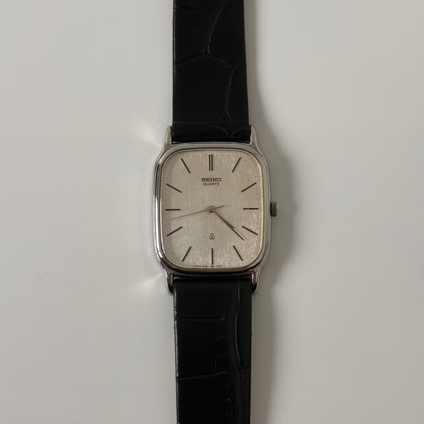 세이코 1980년대 보카시 다이얼 실버 탱크 쿼츠 남성 