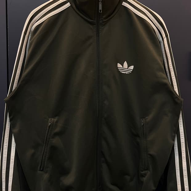 아디다스 파이어버드 카키 트랙탑 져지