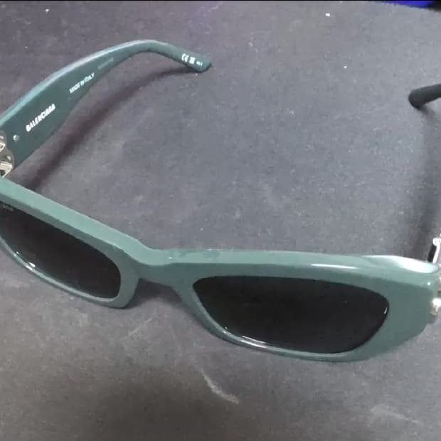 발렌시아가 로고 템플 선글라스 53사이즈