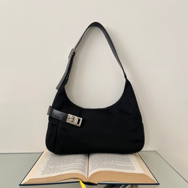 빈티지 페라가모 간치니 블랙 숄더백