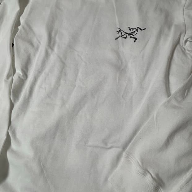 아크테릭스 롱슬리브(새상품)