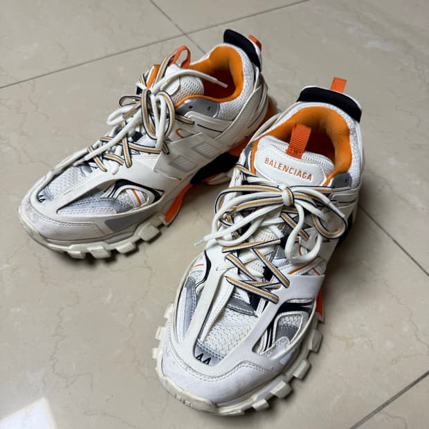 발렌시아가 트랙 44 흰주