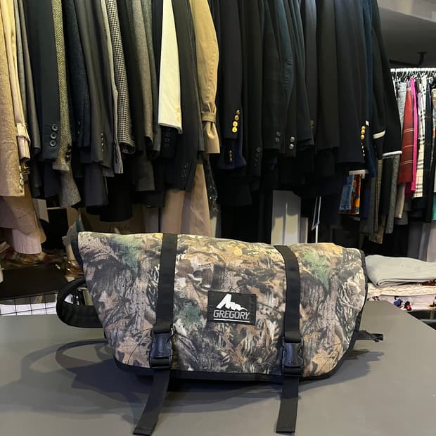 그레고리 리얼트리 카모 메신저백 M