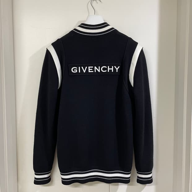 지방시 백로고 니트 바시티 자켓