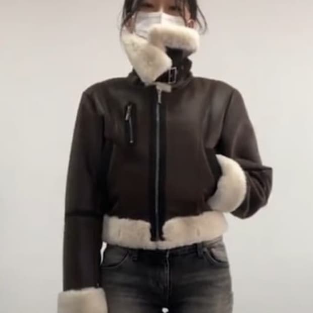 새상품 보헤미안서울 슬림핏 피티드 무스탕 브라운