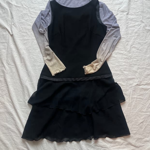 빈티지 프릴 레이어드 블랙 원피스