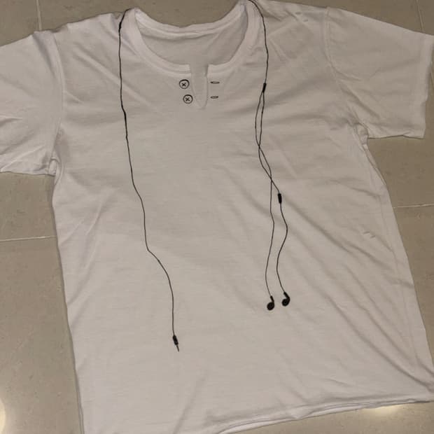 Custom Earphones T-shirts