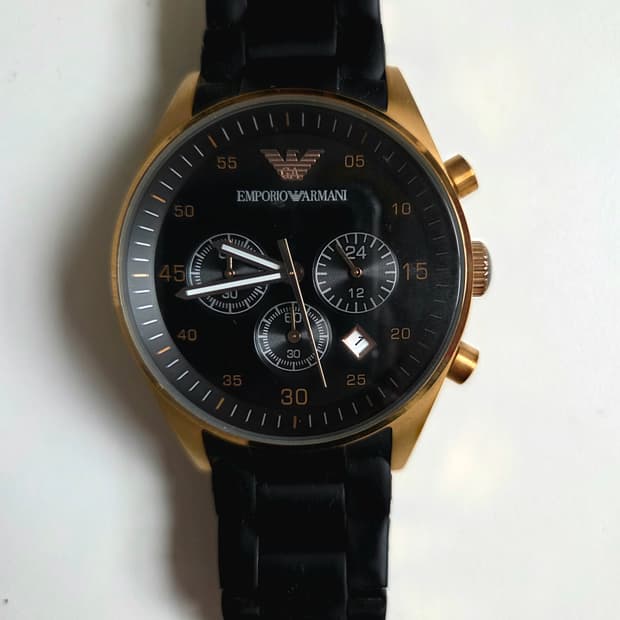 엠포리오 아르마니 AR5905 금장 우레탄 시계