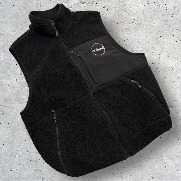 [S] 디스이즈네버댓 플리스 베스트 블랙 C561