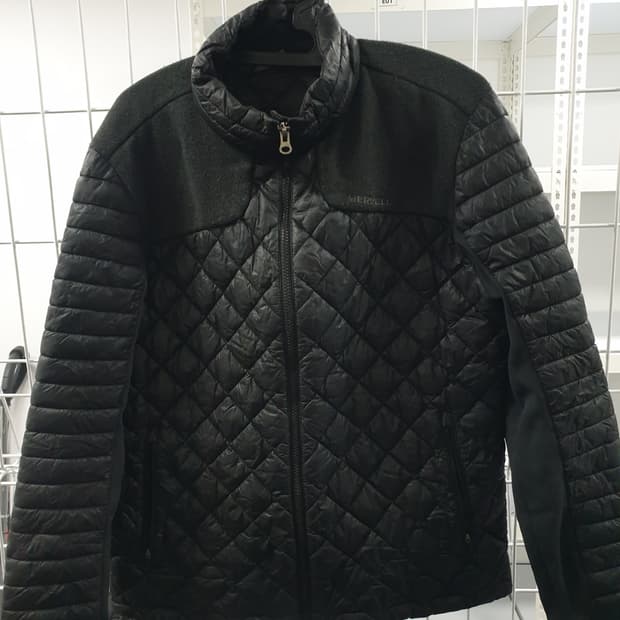 머렐 정품 오리털경량패딩 실100사이즈 팝니다 