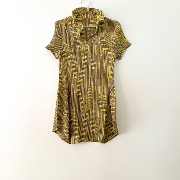 Architexture pattern neck fixed pleats 