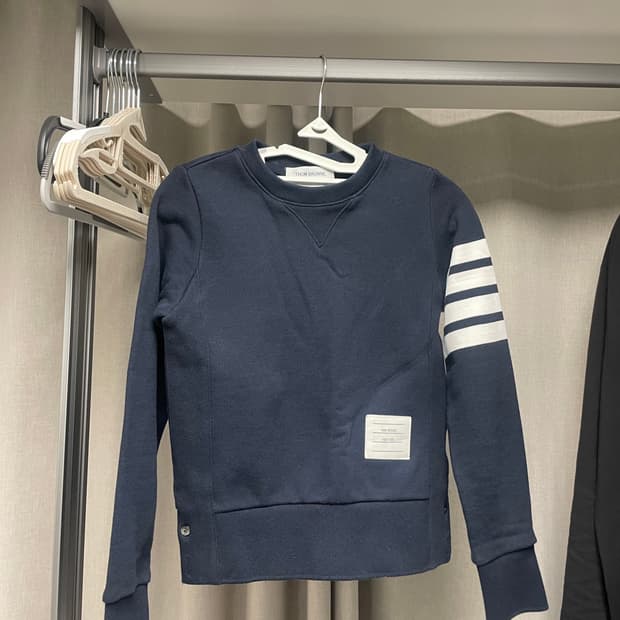 [38]  톰브라운 삼선 네이비 맨투맨