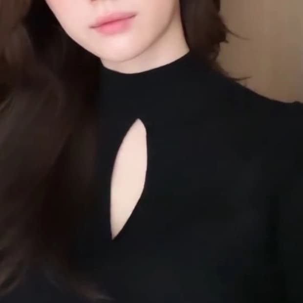 감각제이 수입 컷아웃 울 니트 목폴라 블랙