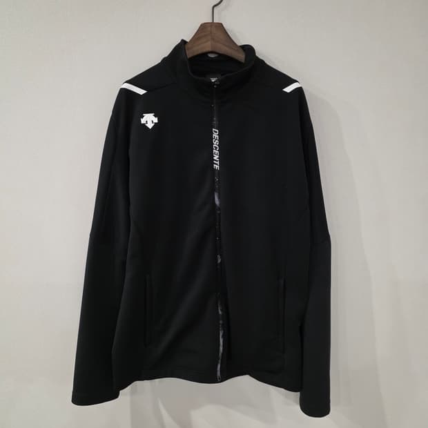 데상트 블랙 남성 집업 자켓 100