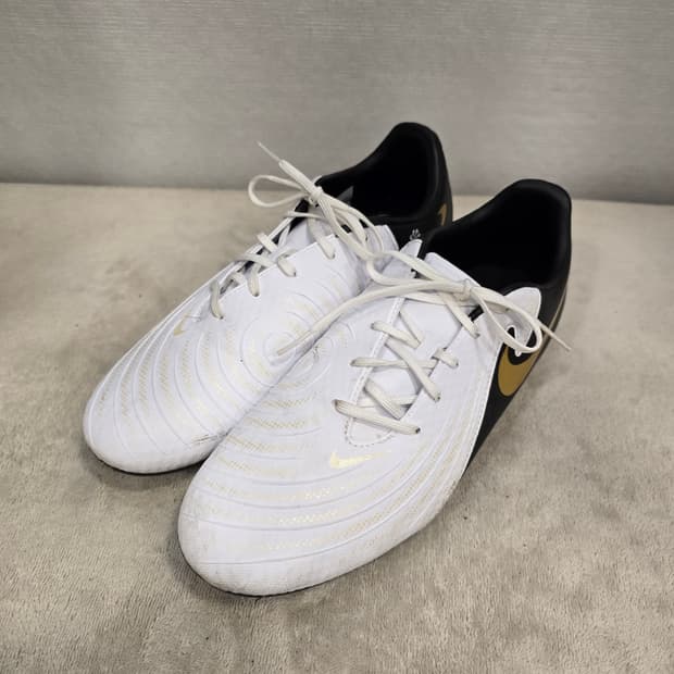 나이키 팬텀 GX2 축구화 275