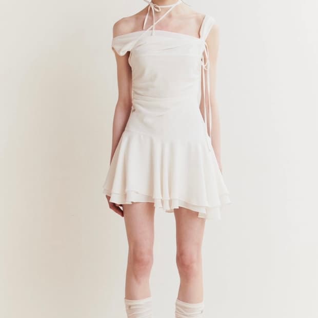 페인오어플레져 릴리 프릴 드레스