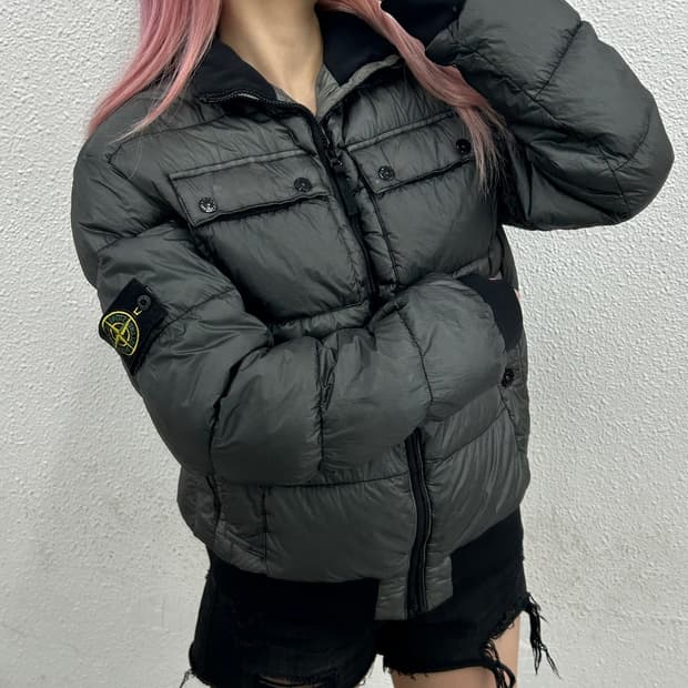 스톤아일랜드 차콜 구스다운 경량패딩