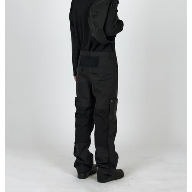 MPa MULTI PANEL CARGO PANTS (BLACK)