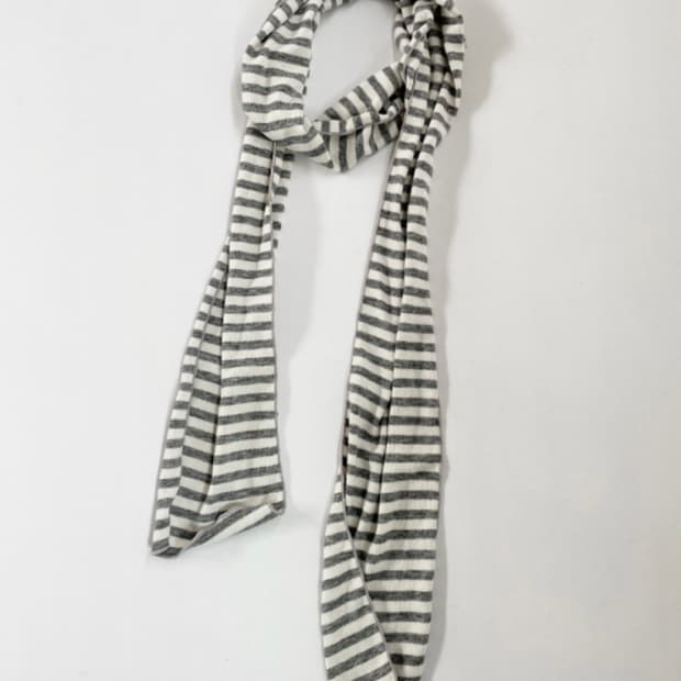 김아홉 thin stripe muffler_그레이