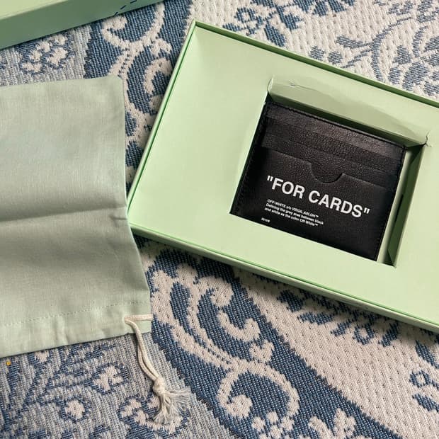 오프화이트 카드지갑